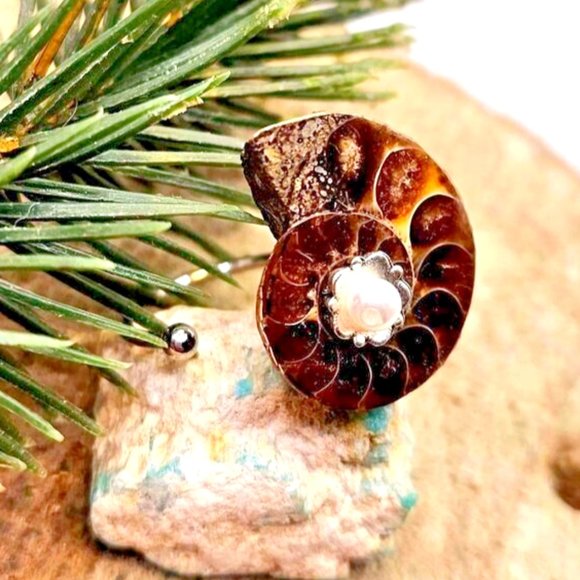 Beautiful Nature Conch Silver Flower Open Wrapped Ring - Picture 4 of 10